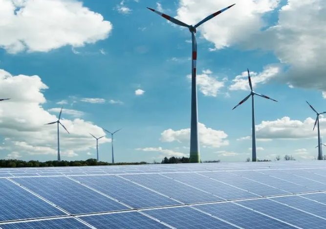 Capturar Relatório aponta que expansão global das energias renováveis precisa mais que dobrar até 2030